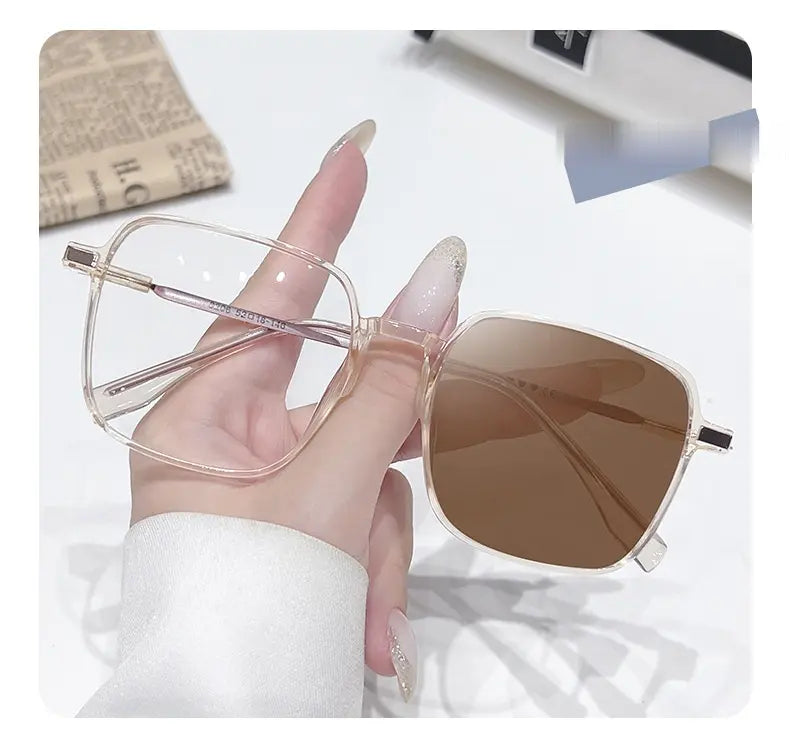 GU8 Square Photochromic Glasses — Tea option