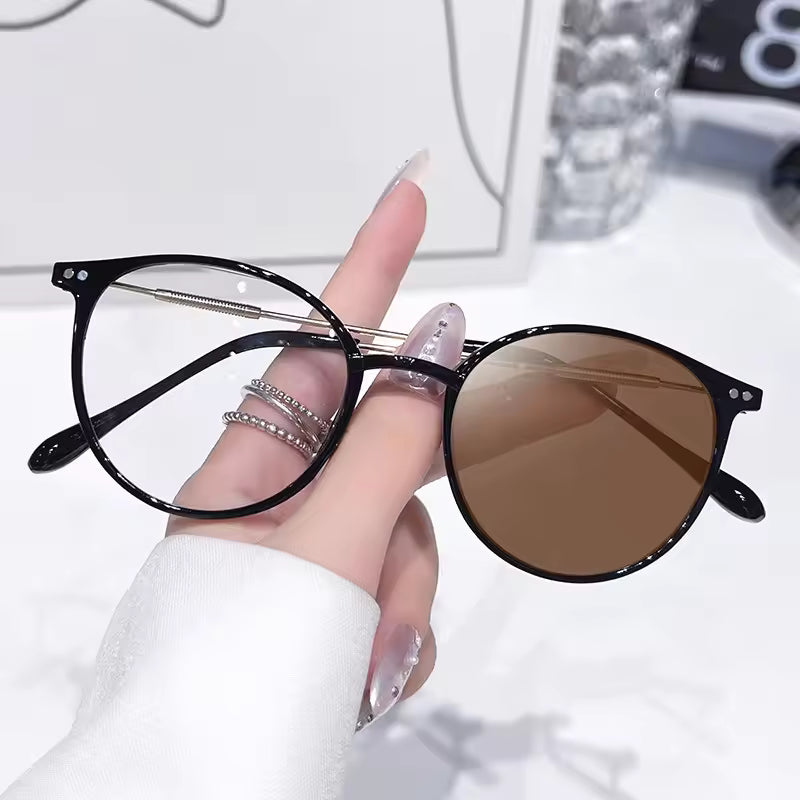 GU7 Round Photochromic Glasses — Black / Brown option
